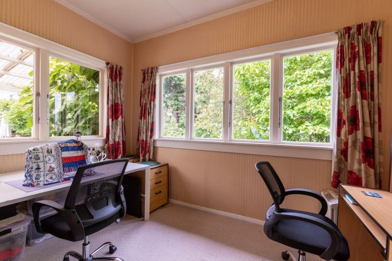 Photo of property in 16 Chamberlain Street, Dannevirke, 4930