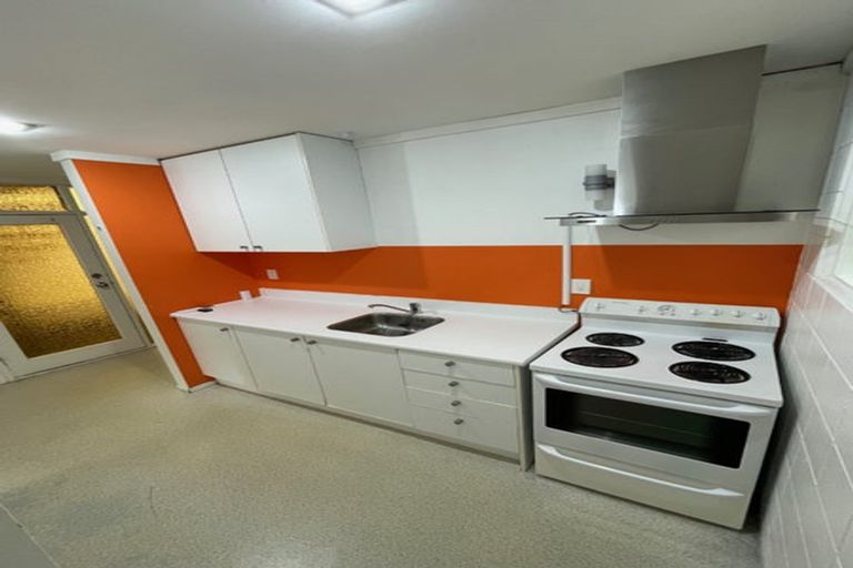 Photo of property in 32 James Street, Bayview, Auckland, 0629