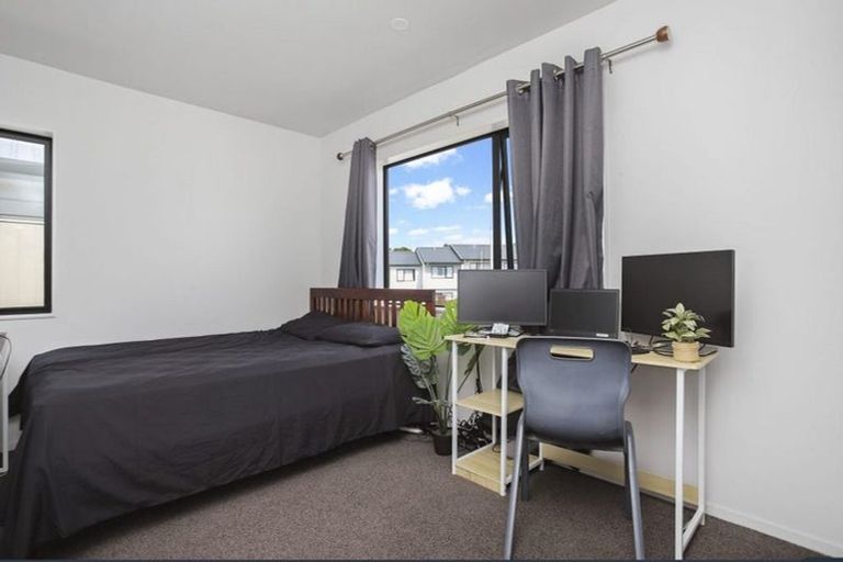 Photo of property in 38 Matawhanga Drive, Wattle Downs, Auckland, 2103