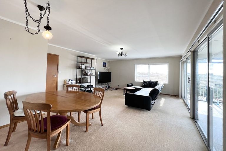 Photo of property in 33 Sartors Avenue, Northcross, Auckland, 0630