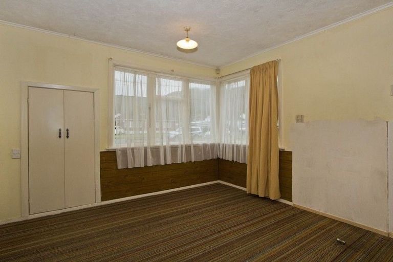 Photo of property in 86 Seddon Street, Naenae, Lower Hutt, 5011