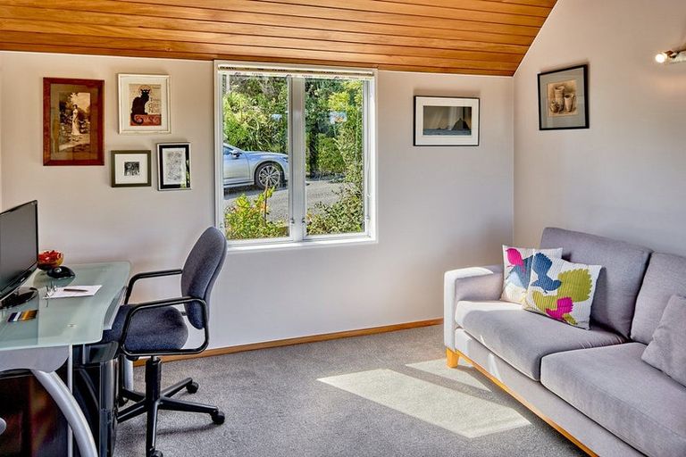 Photo of property in 1 Roys Road, Plimmerton, Porirua, 5026