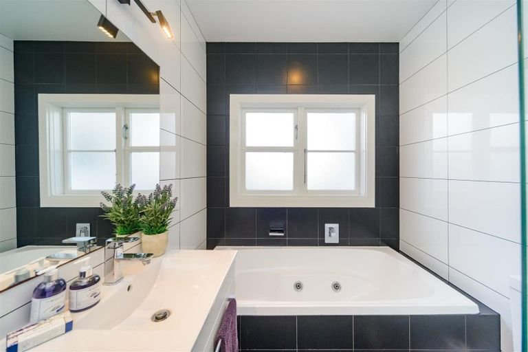 Photo of property in 41 Hammond Street, Bulls, 4818