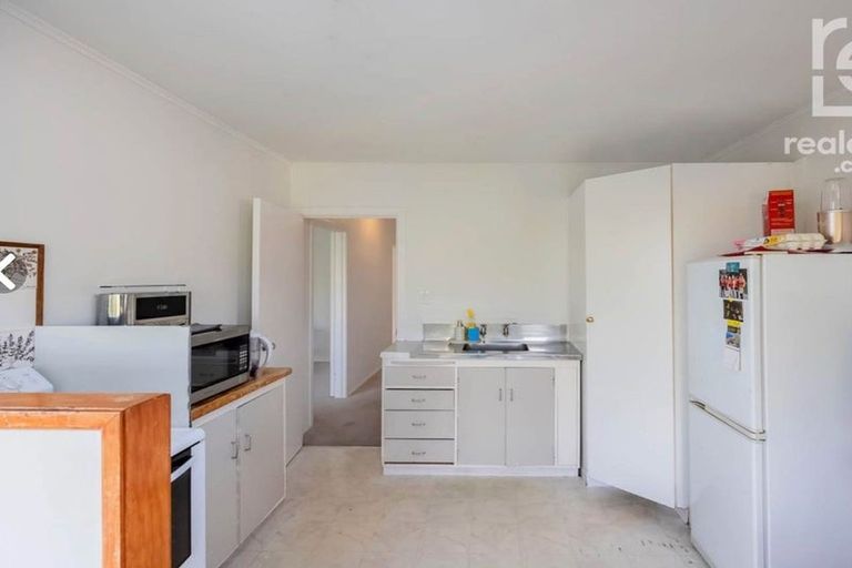 Photo of property in 2/18 Fowler Street, Northcote, Auckland, 0627