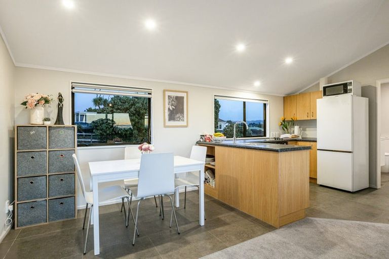 Photo of property in 16 Morere Street, Titahi Bay, Porirua, 5022