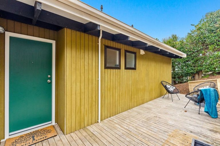 Photo of property in 2/19 Seaview Road, Glenfield, Auckland, 0629