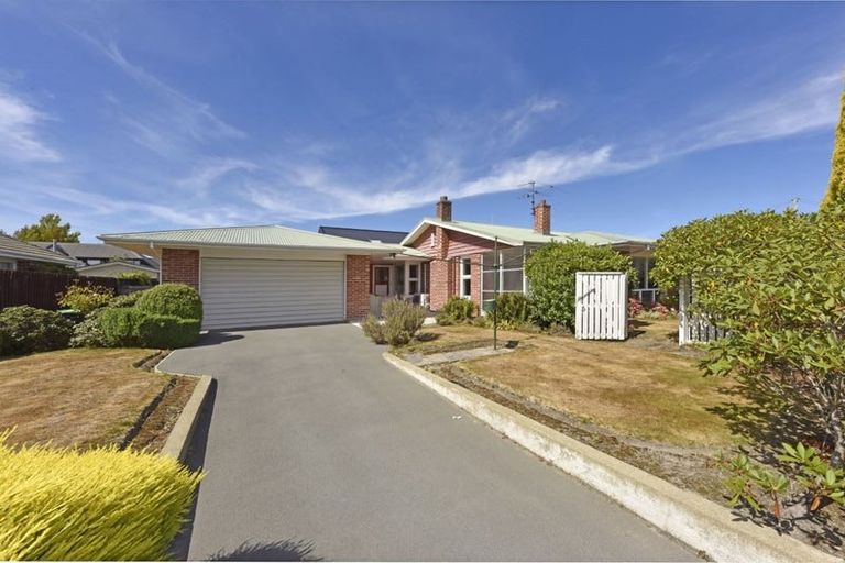 Photo of property in 3 Verran Place, Fendalton, Christchurch, 8052