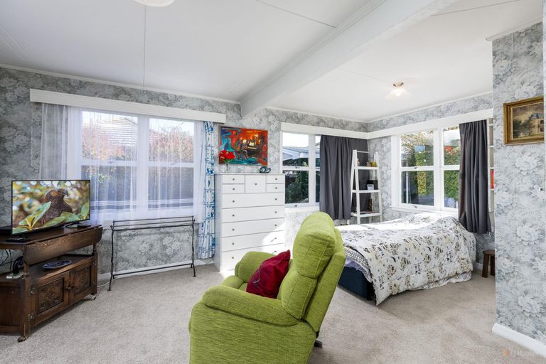 Photo of property in 15 Rugby Street, Waimate, 7924