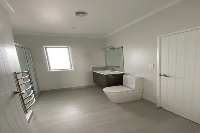 Photo of property in 19 Rue D' Amarres, Gulf Harbour, Whangaparaoa, 0930