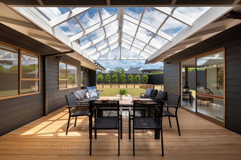 Photo of property in 86 Becroft Drive, Forrest Hill, Auckland, 0620