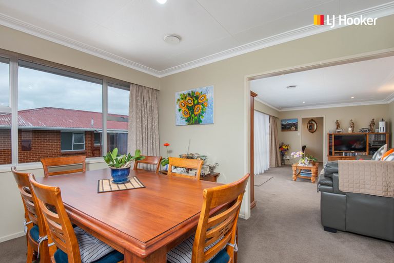Photo of property in 9 Kinmont Crescent, Kinmont Park, Mosgiel, 9024