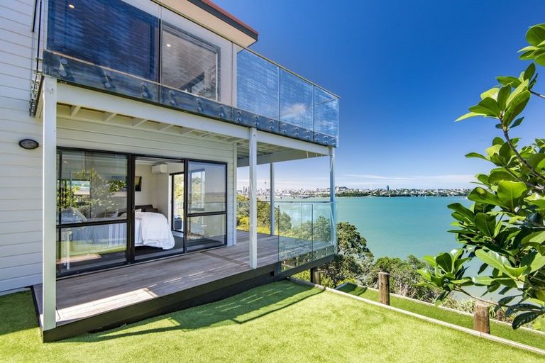 Photo of property in 2/26 Tizard Road, Birkenhead, Auckland, 0626