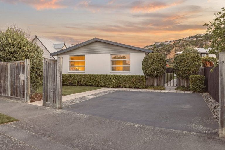 Photo of property in 23 Celia Street, Redcliffs, Christchurch, 8081