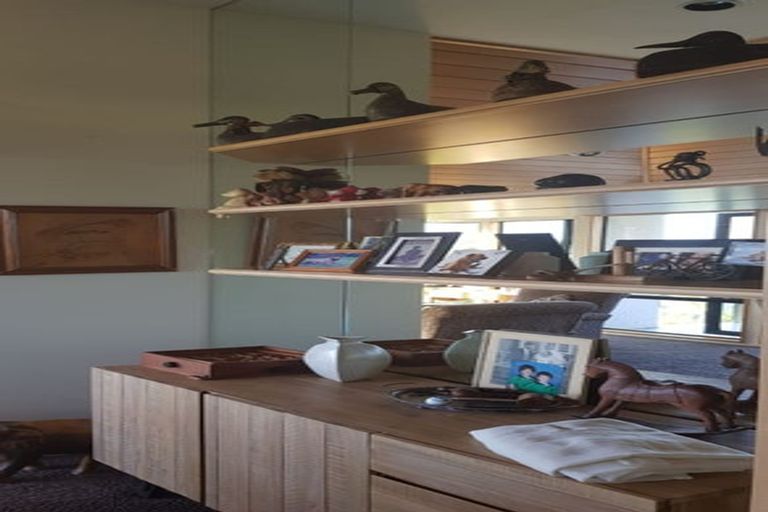 Photo of property in 1/19 Churchill Road, Murrays Bay, Auckland, 0630