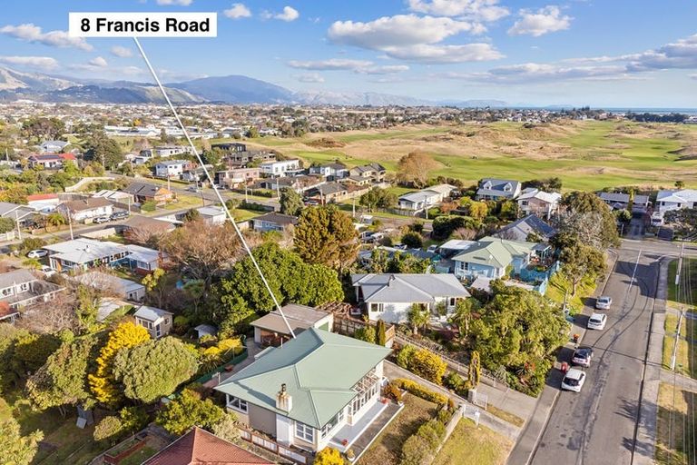 Photo of property in 8 Francis Road, Paraparaumu Beach, Paraparaumu, 5032