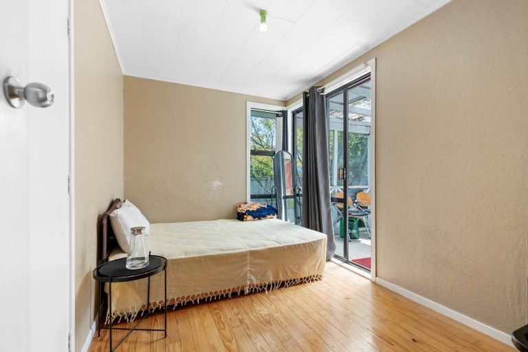 Photo of property in 12 Ussher Place, Pakuranga Heights, Auckland, 2010