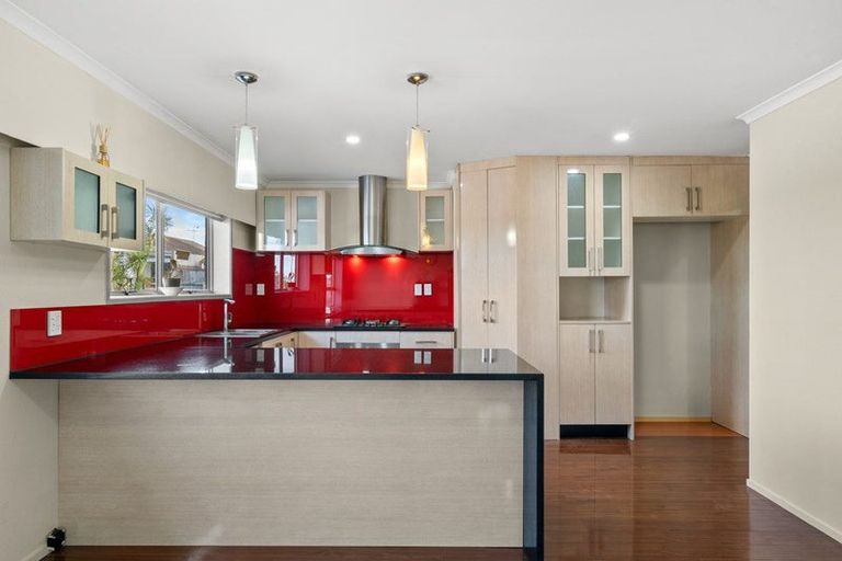 Photo of property in 5 Lendenfeld Drive, Papatoetoe, Auckland, 2025