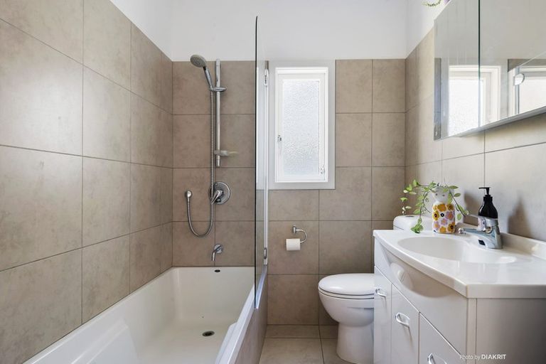 Photo of property in 52 Box Hill, Khandallah, Wellington, 6035