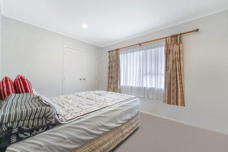 Photo of property in 2/163 Hobsonville Road, West Harbour, Auckland, 0618