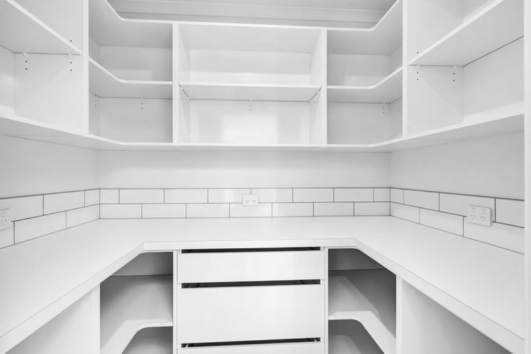 Photo of property in 26 Sycamore Grove, Lower Vogeltown, New Plymouth, 4310