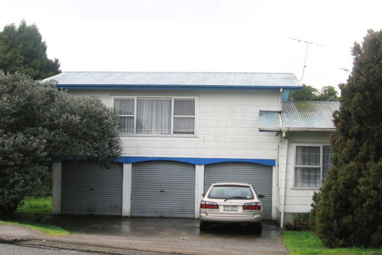Photo of property in 18 Opaheke Road, Papakura, 2110