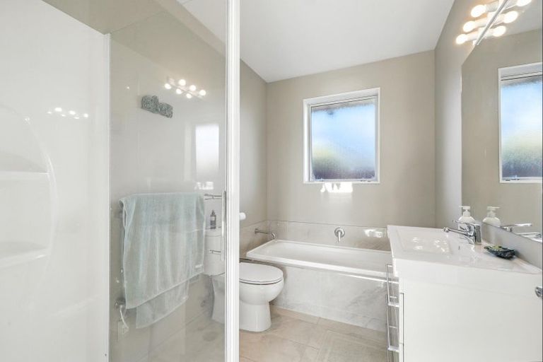 Photo of property in 5 Lancewood Way, Rangiora, 7400