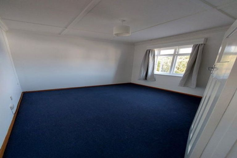 Photo of property in 70 Melbourne Road, Island Bay, Wellington, 6023