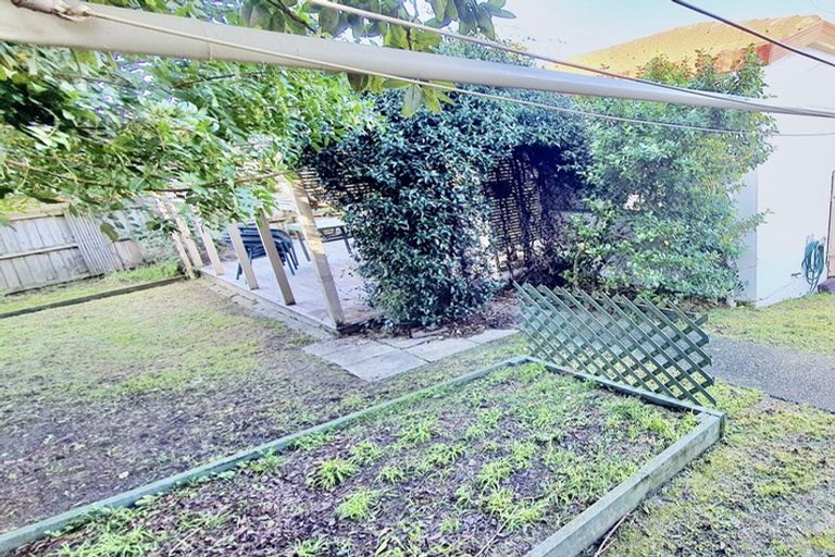 Photo of property in 1/6 Ngataringa Road, Devonport, Auckland, 0624