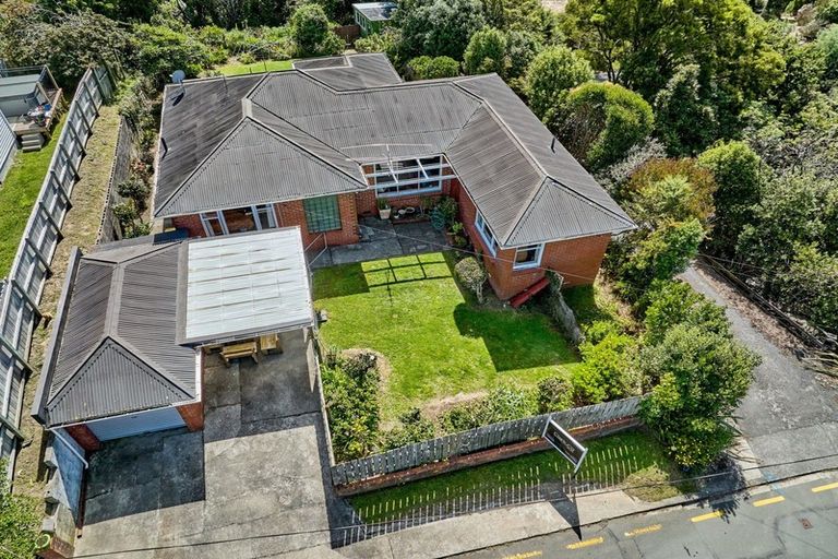 Photo of property in 19 Corlett Road, Plimmerton, Porirua, 5026