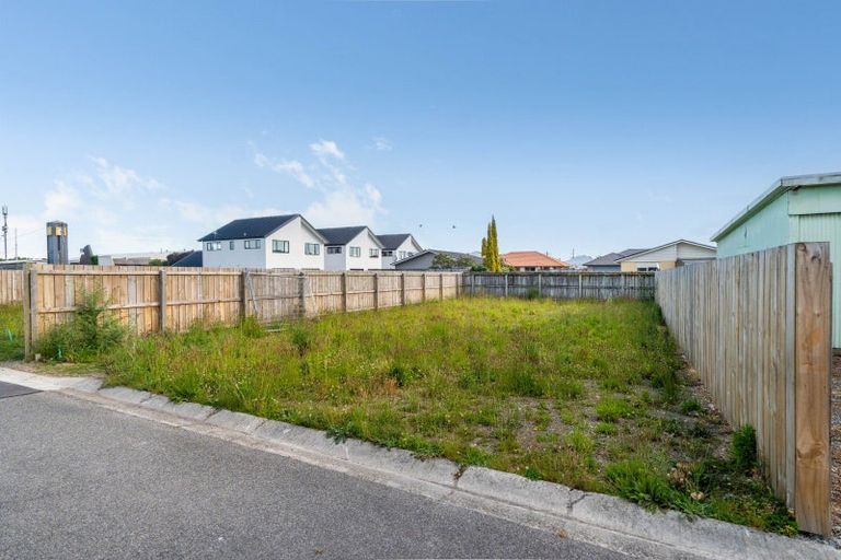 Photo of property in 2 Ballinger Place, Kaiapoi, 7630