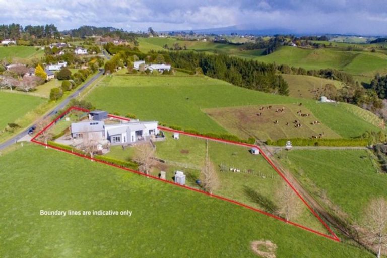 Photo of property in 112 Ackworth Road, Lepperton, New Plymouth, 4373