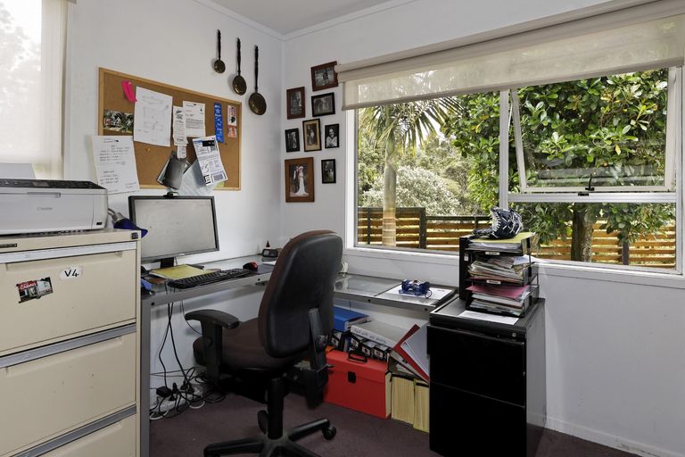 Photo of property in 113 Wirihana Road, Titirangi, Auckland, 0604