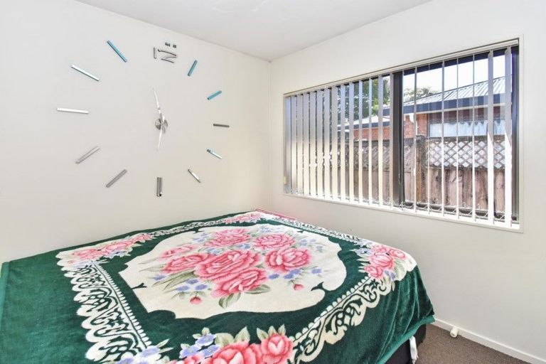 Photo of property in 19 Robertson Road, Favona, Auckland, 2024