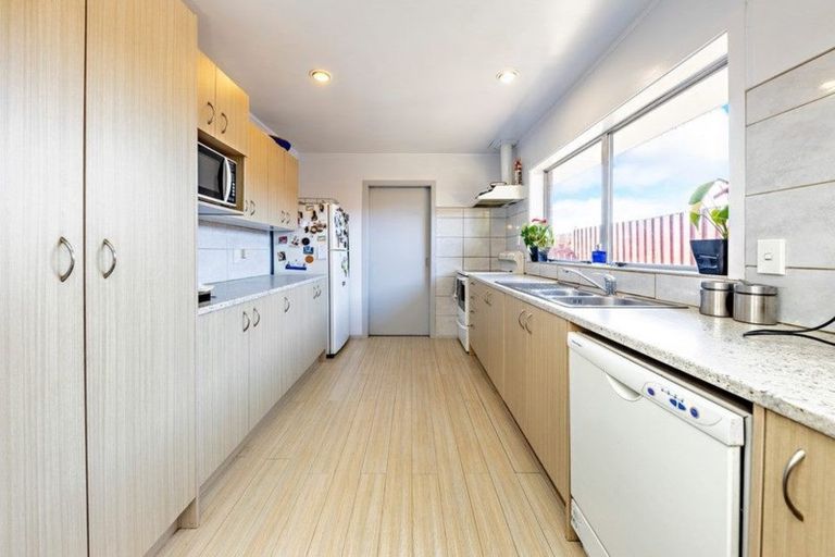 Photo of property in 2/8 Parera Place, Papatoetoe, Auckland, 2025