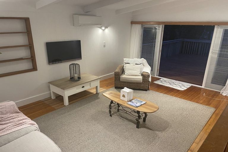 Photo of property in 1/23 Salem Place, Torbay, Auckland, 0630