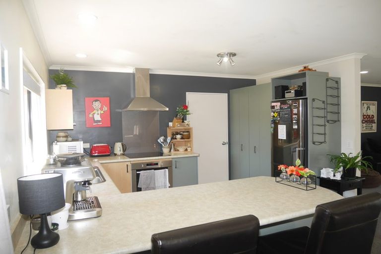 Photo of property in 121 Weggery Drive, Waikanae Beach, Waikanae, 5036