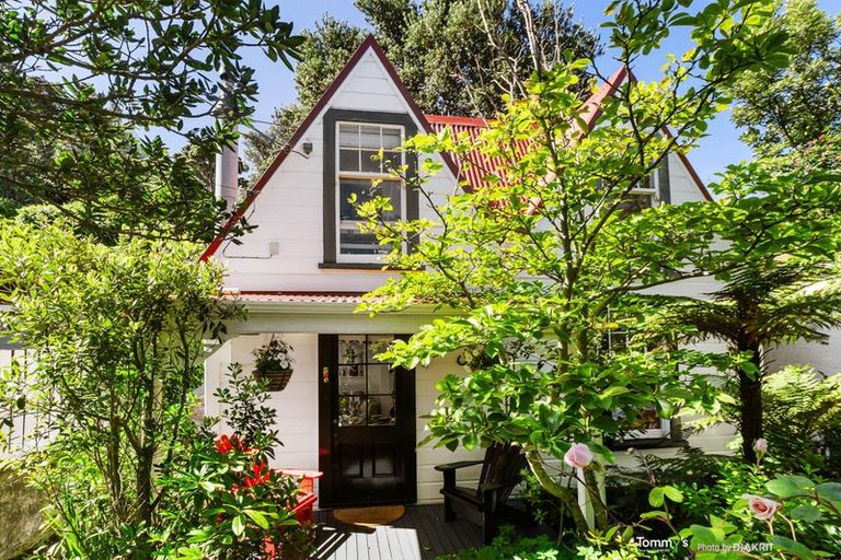 Photo of property in 4 Tyne Street, Island Bay, Wellington, 6023