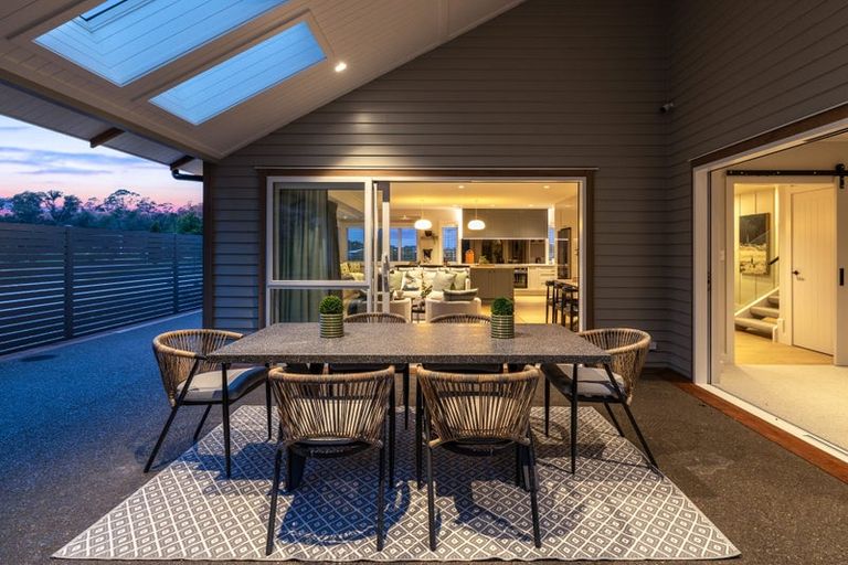 Photo of property in 71 Oak Road, Poraiti, Napier, 4112