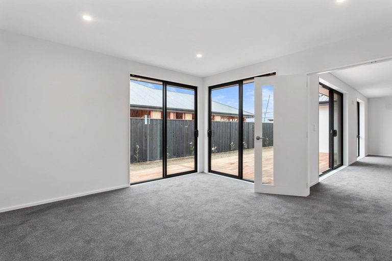 Photo of property in 29 Woodford Avenue, Woodend, 7610