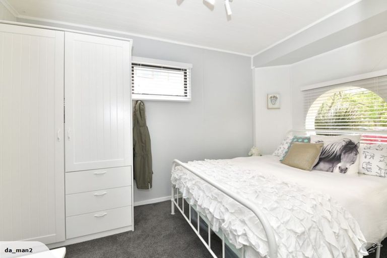 Photo of property in 1/14 Arkles Strand, Arkles Bay, Whangaparaoa, 0932