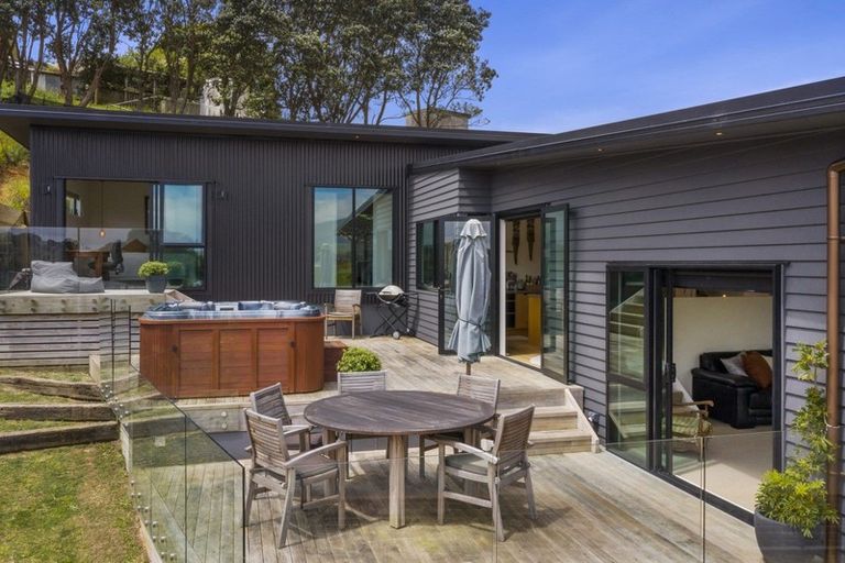 Photo of property in 36 Robertson Street, Raglan, 3225