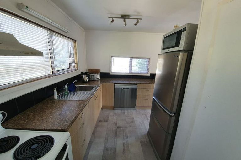 Photo of property in 2/4 Lynn Road, Bayview, Auckland, 0629