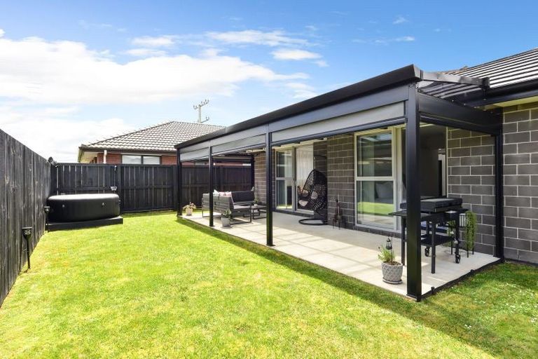 Photo of property in 10 Manawaroa Close, Grandview Heights, Hamilton, 3200