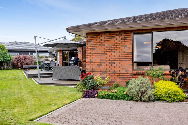 Photo of property in 3b Larsen Place, Merrilands, New Plymouth, 4312