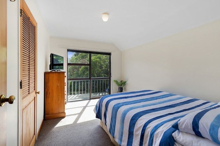 Photo of property in 26 Owhiro Bay Parade, Owhiro Bay, Wellington, 6023
