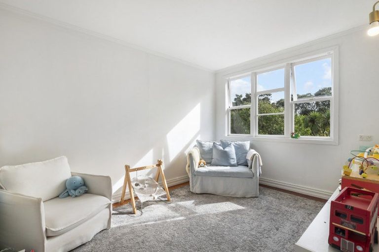 Photo of property in 8 Maritime Terrace, Birkenhead, Auckland, 0626