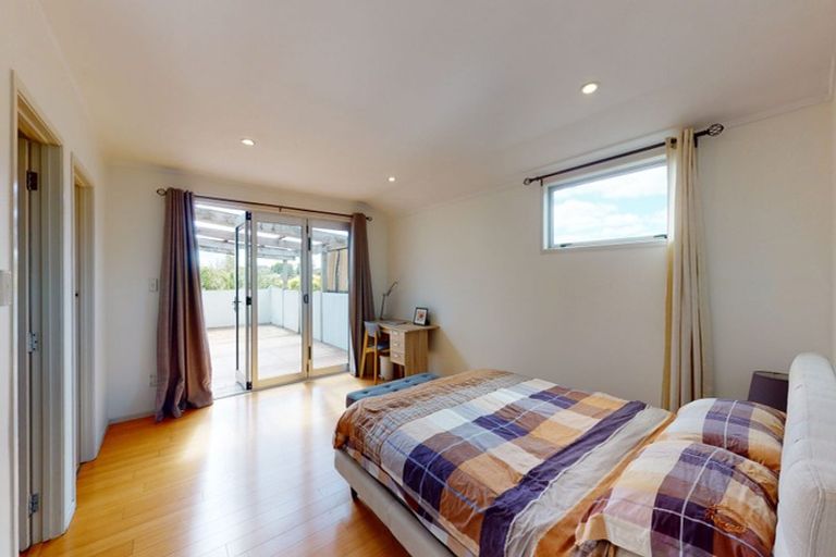 Photo of property in 8 Leatham Crescent, Opaheke, Papakura, 2113