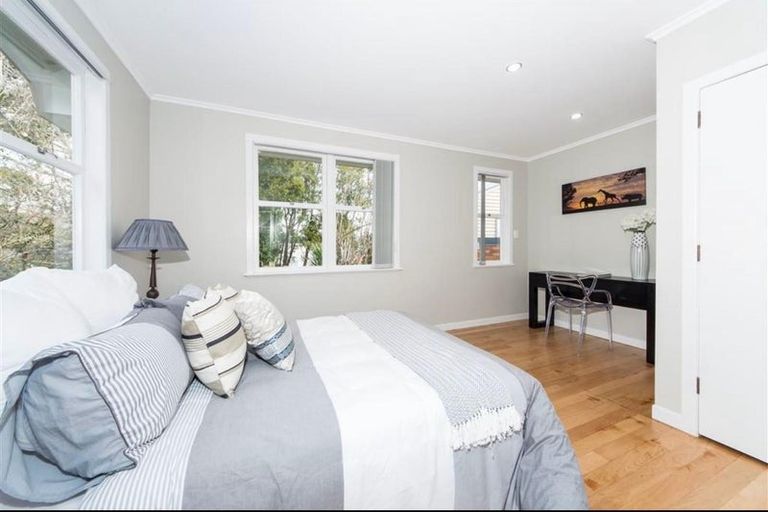 Photo of property in 4 Kelkirk Street, Kelston, Auckland, 0602