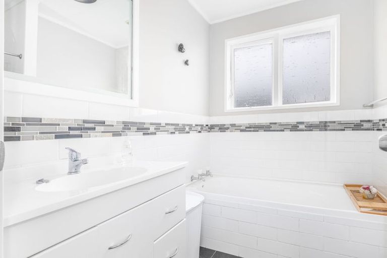 Photo of property in 40 Walton Road, Paraparaumu Beach, Paraparaumu, 5032