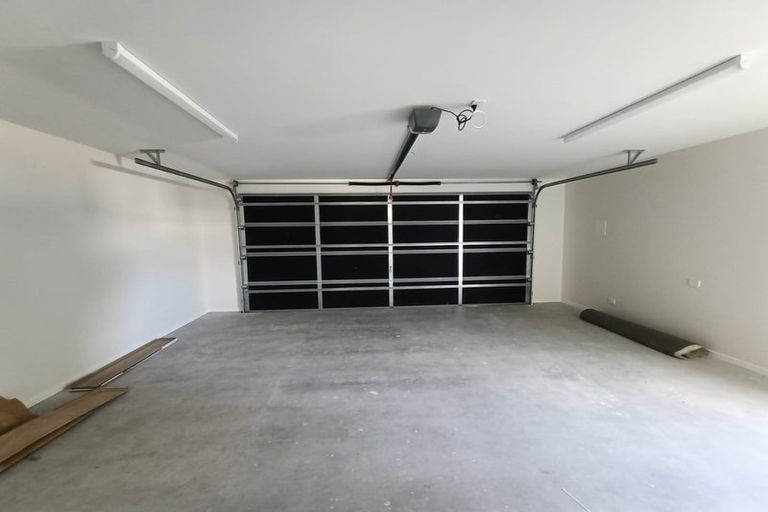 Photo of property in 28 Cynisca Crescent, Wallaceville, Upper Hutt, 5018